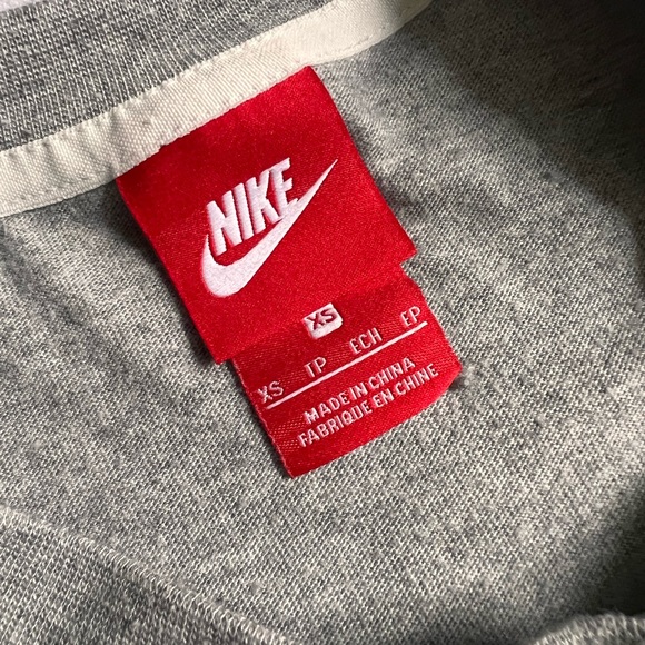 Nike sweater - Picture 2 of 3